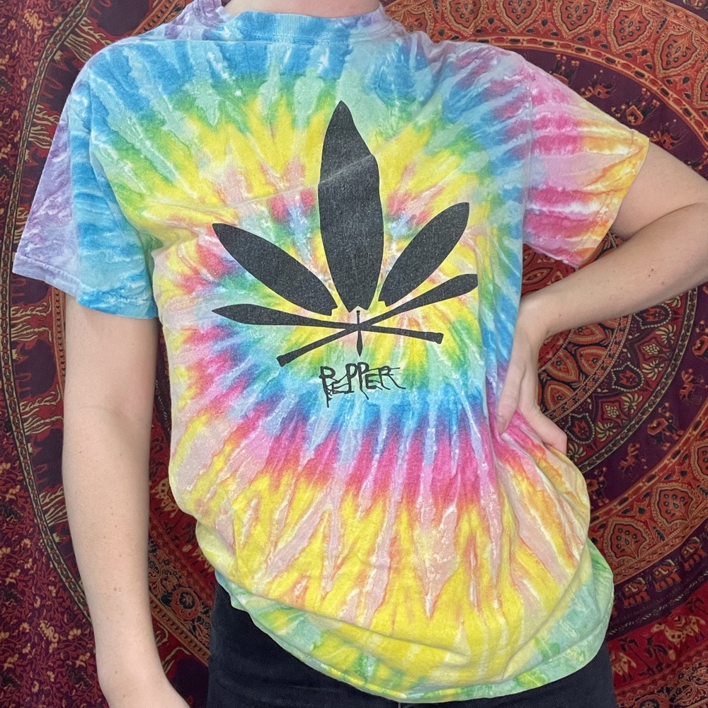 pepper tie dye tee